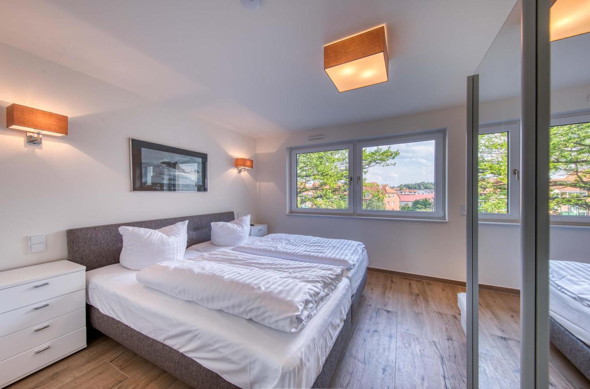 Mueritz Utkiek - Apartment Mit Seeblick & Balkon In Der Hafenresidenz 바렌 외부 사진